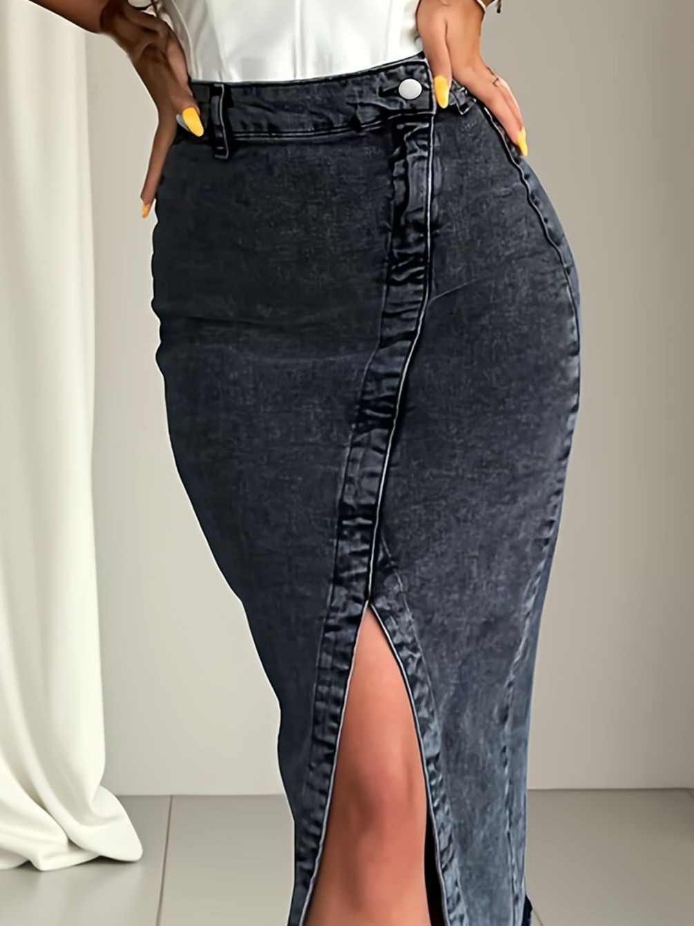 Elastic pleated skirt