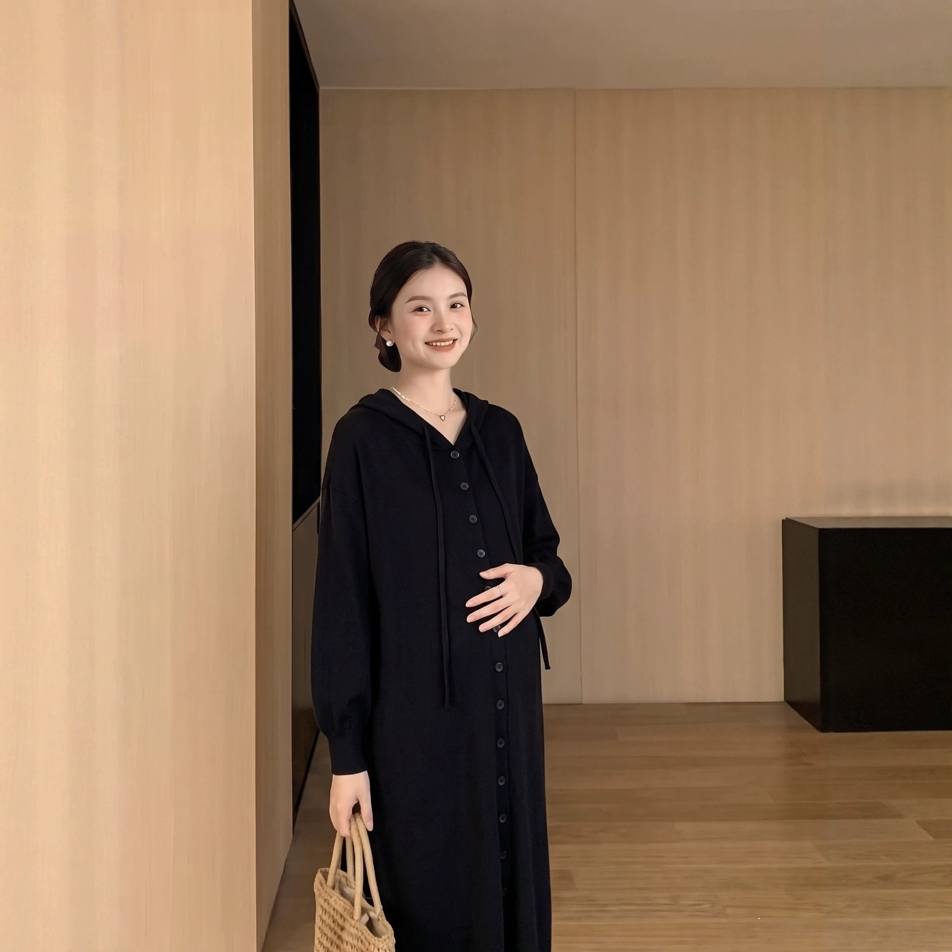 New autumn maternity wear, Korean style fashionable knitted trendy mom hoodie, loose and slimming, elegant maternity sweater dress