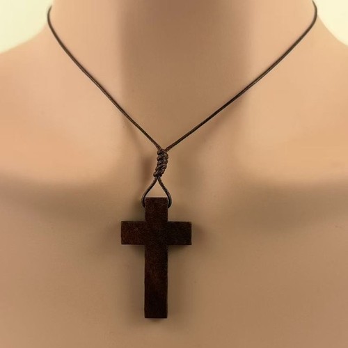 European and American Best-Selling Wooden Cross Pendant Necklace, Simple and Fashionable, Versatile Cross Necklace, Sweater Chain