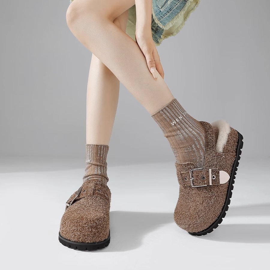 En otoño e invierno de 2024, la nueva piel de suela gruesa más zapatos birkenstock casuales para mujeres perezosas Baotou zapatillas de pelo se usan para mantenerse calientes.