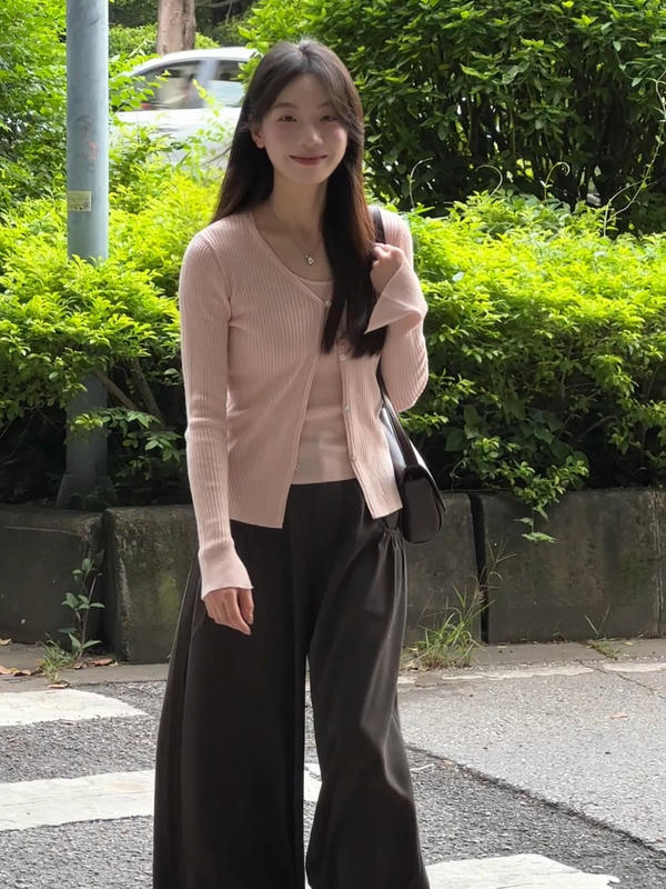 粉色V领针织开衫吊带两件套女早秋韩系穿搭漂亮修身短款毛衣外套|undefined