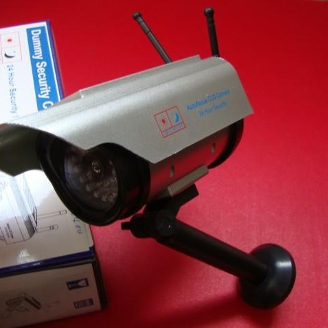 假监控摄像头 高仿真摄像机 LED带灯监控器 太阳能室外使用2400