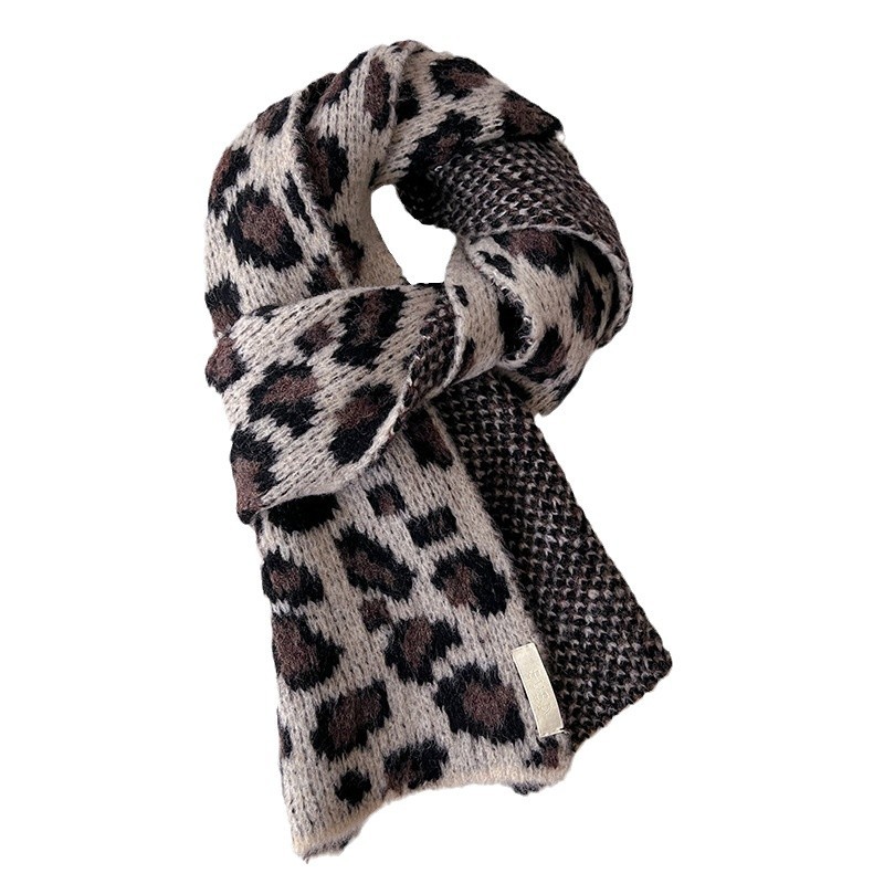 Écharpe tricotée à imprimé léopard classique et tendance pour femme, style millénaire, style Spice Girl, polyvalente, décorative et chaude_voghion.com