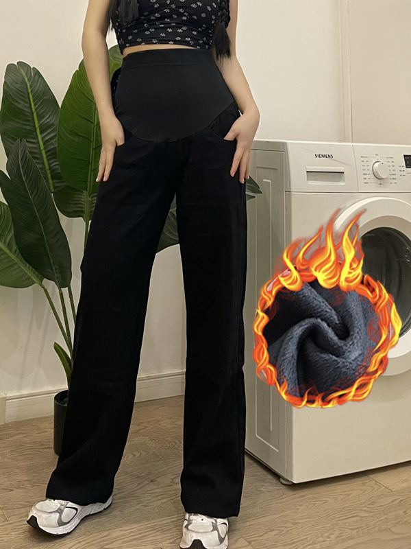 足の長い妊婦のジーパンはゆったりしています。|undefined