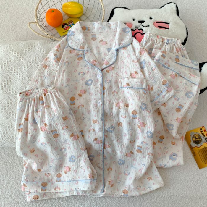 Al por mayor transfronterizo nuevo pijama de mujer tres piezas cardigan con solapa mangas cortas pantalones cortos KT gato dibujos animados cubierta de ropa doméstica