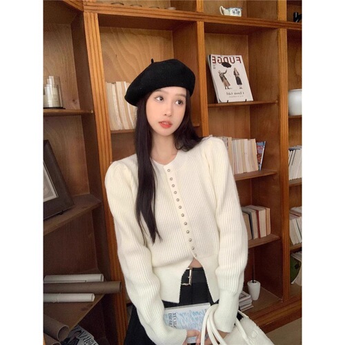 Korean style lazy single-breasted long-sleeved sweater women's autumn new fashionable loose design round-neck short cardigan