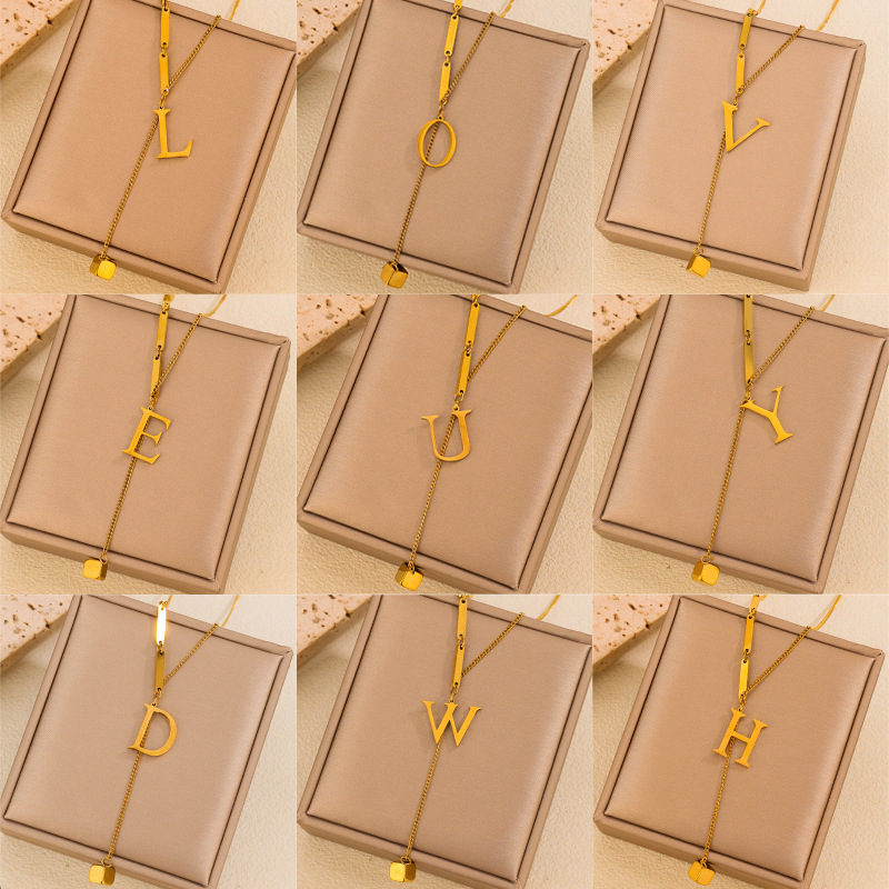 Amazon Xiyin Hot Selling 18K Stainless Steel Letter Necklace Tassel 26 Letter Small Square Pendant Necklace