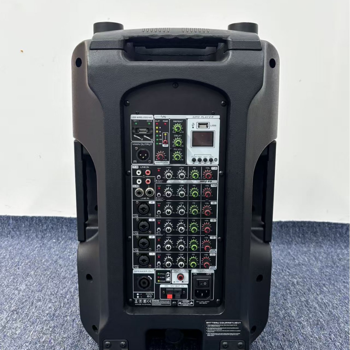 Ventas transfronterizas calientes de altavoces activos de 12 pulgadas altavoces de conferencias multifuncionales altavoces de batería integrados altavoces de micrófono inalámbrico