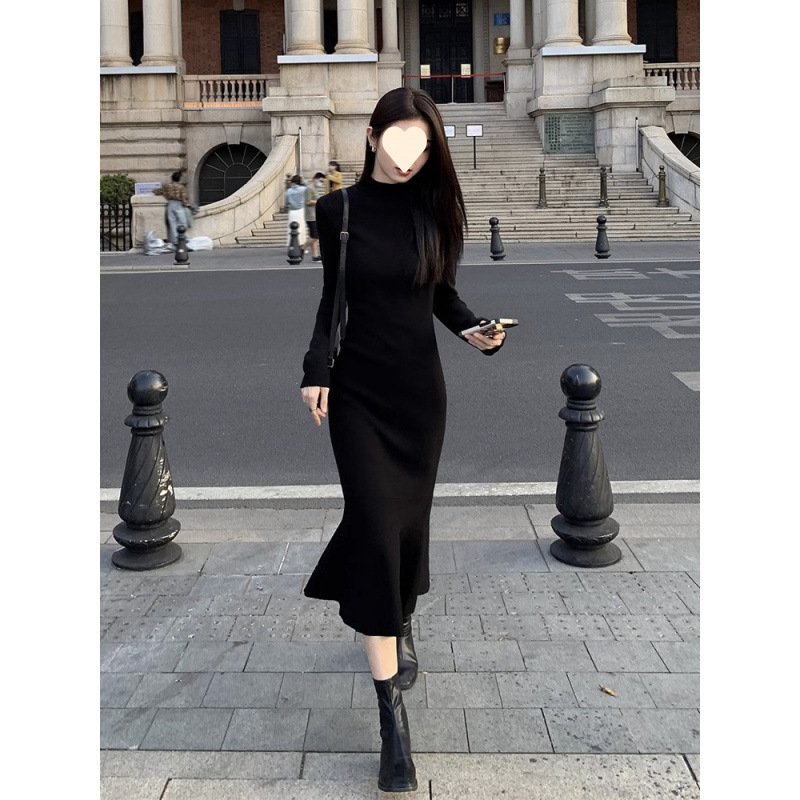 Hepburn-Style Black Inner Base Knit Dress Paired with a Coat, Slim Long Sweater Mermaid Skirt