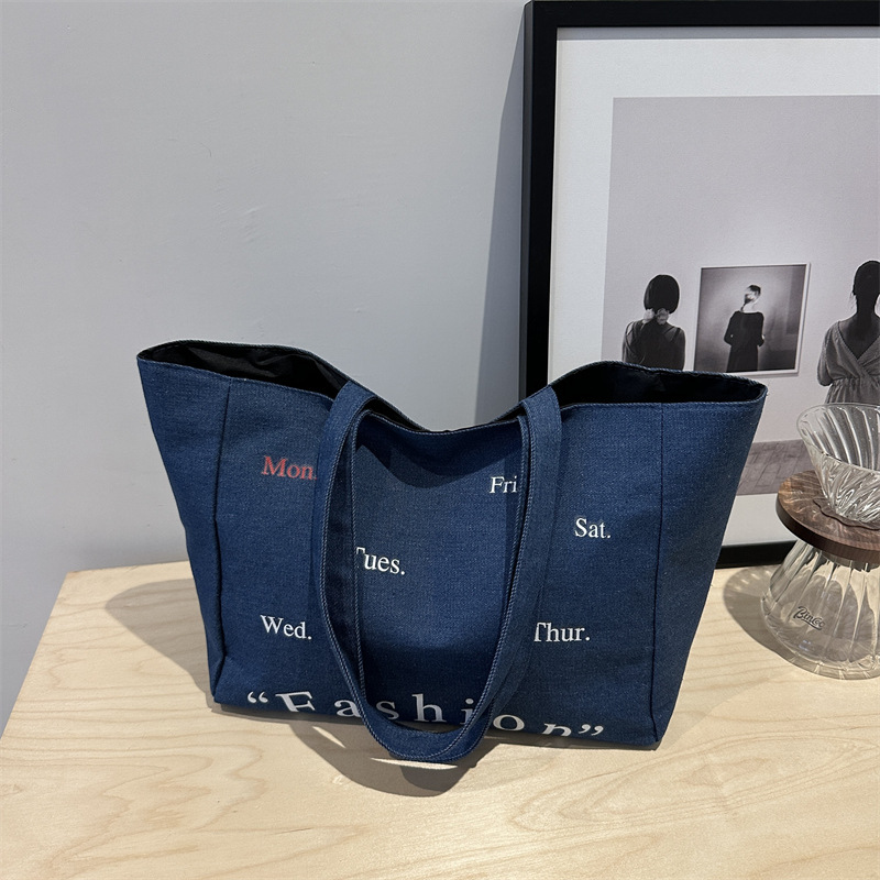 2024 trendy retro printed denim-like special-interest design simple shoulder bag women‘s commuter fresh underarm bag