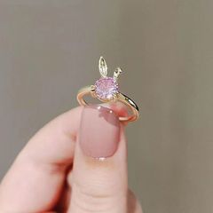 明傑のかわいいウサギの粉晶のジルコンの指輪の女性の軽い豪華な小さい大衆の設計感の少女は口の指のリングを調節します。