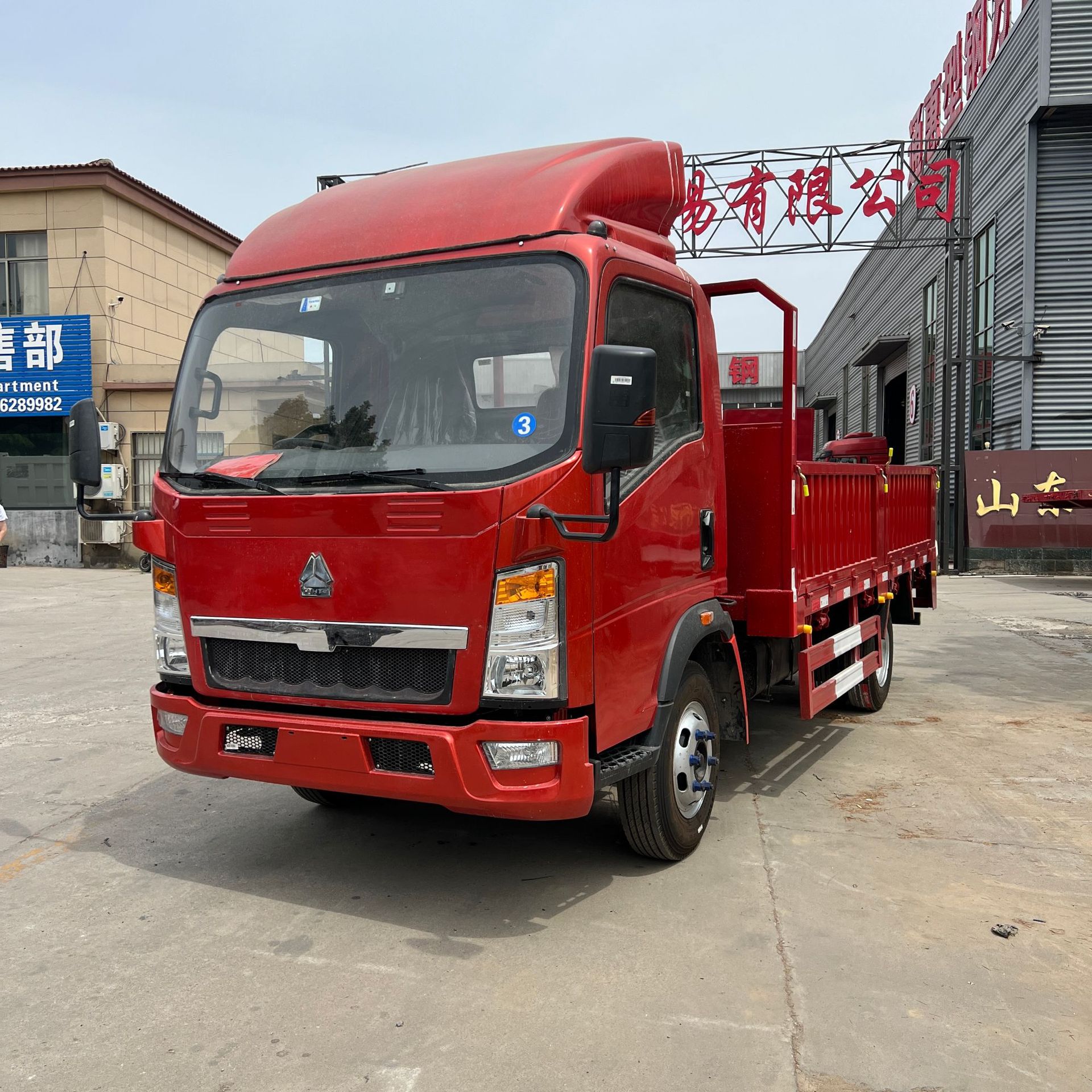 Exported to Africa and Central Asia, Sinotruk HOWO light truck, high-cab dump truck, factory refurbished, OEM 4×2 truck