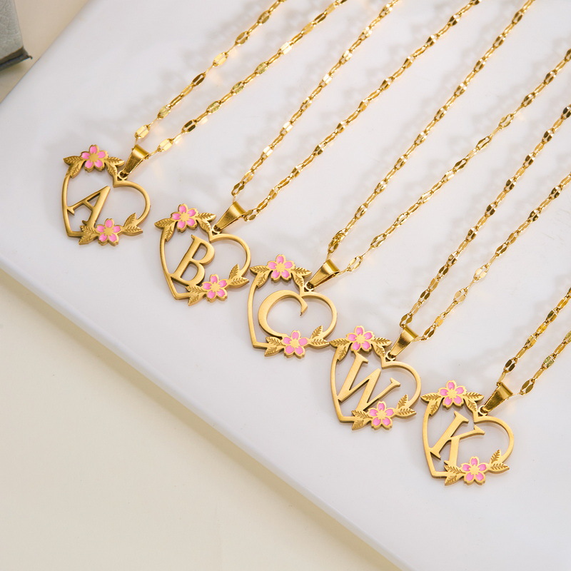Collana alla moda in titanio con 26 lettere a forma di cuore e fiore, collana con catena a goccia in acciaio inossidabile creativa da donna_voghion.com