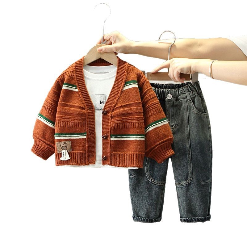 7059 Traje de primavera y otoño para niños 2025 nuevo estilo coreano suéter de estilo occidental cárdigan de tres piezas vaquero bebé