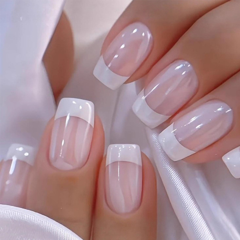 Classic Simple Wide French Manicure Patches European and American High-End Minimalist Style White Crescent Trendy Press-On Nails Classic Simple Wide French Manicure Patches European and American High-End Minimalist Style White Crescent Trendy Press-On Nails