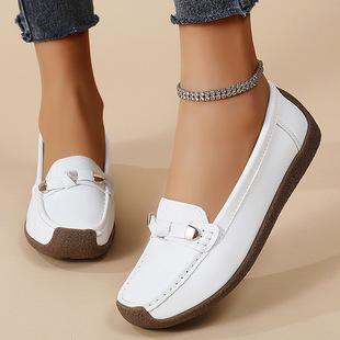 Cross-border plus size women's shoes new soft bottom bean shoes women's casual flat shoes lightweight slip-on mother shoes