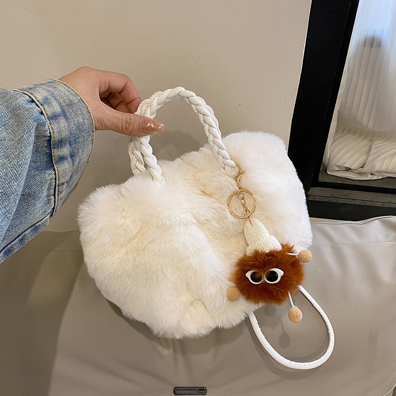 Hand held Plush bag female autumn and winter new wrinkled cloud bag high sense Plush bag armpit Single Shoulder Messenger Bag