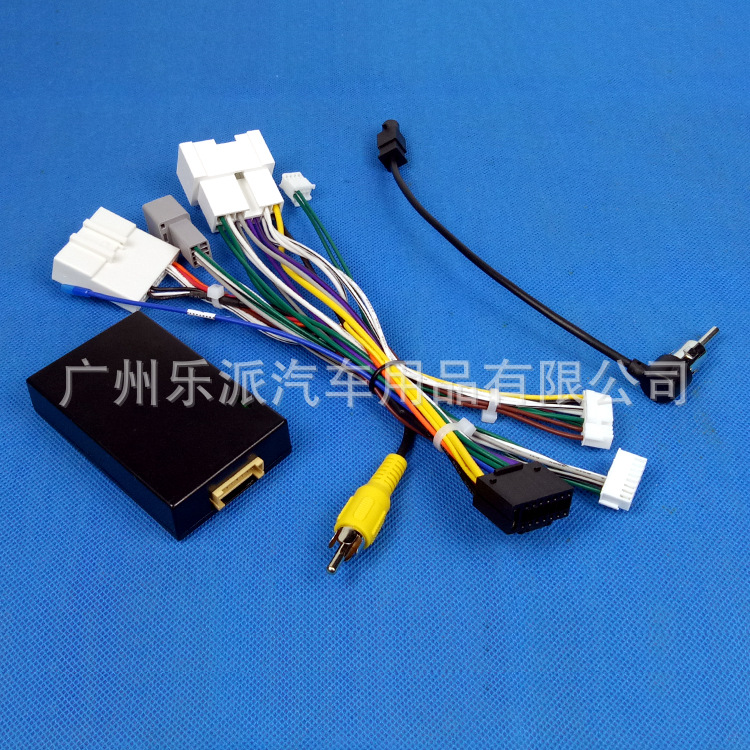 19款RENAULT雷诺达斯特DUSTER电源线带后视+威驰