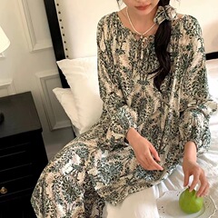 春と秋の綿のパジャマの女性の夏の薄いタイプのプリントのズボンのゆったりしている大きいサイズの太ったMMは200斤の家の服を着ることができます。