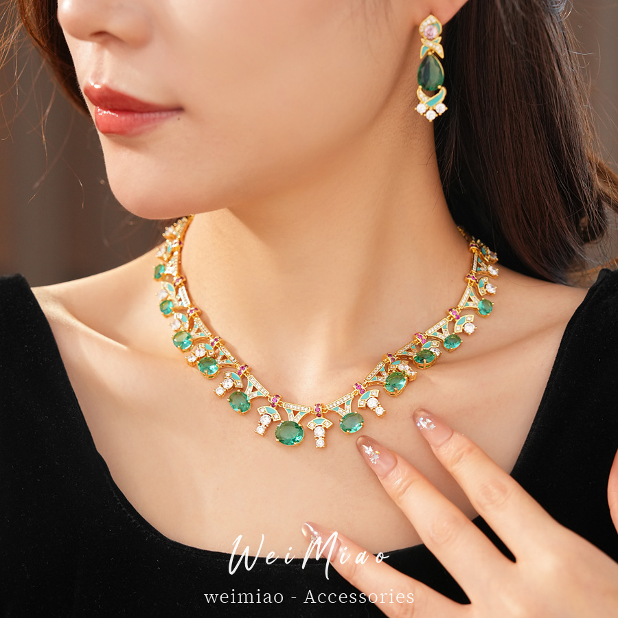 Collar de hebilla ovalada de piedra verde con goteo de aceite ligero de lujo nicho de cadena de clavícula de temperamento delicado conjunto de joyas