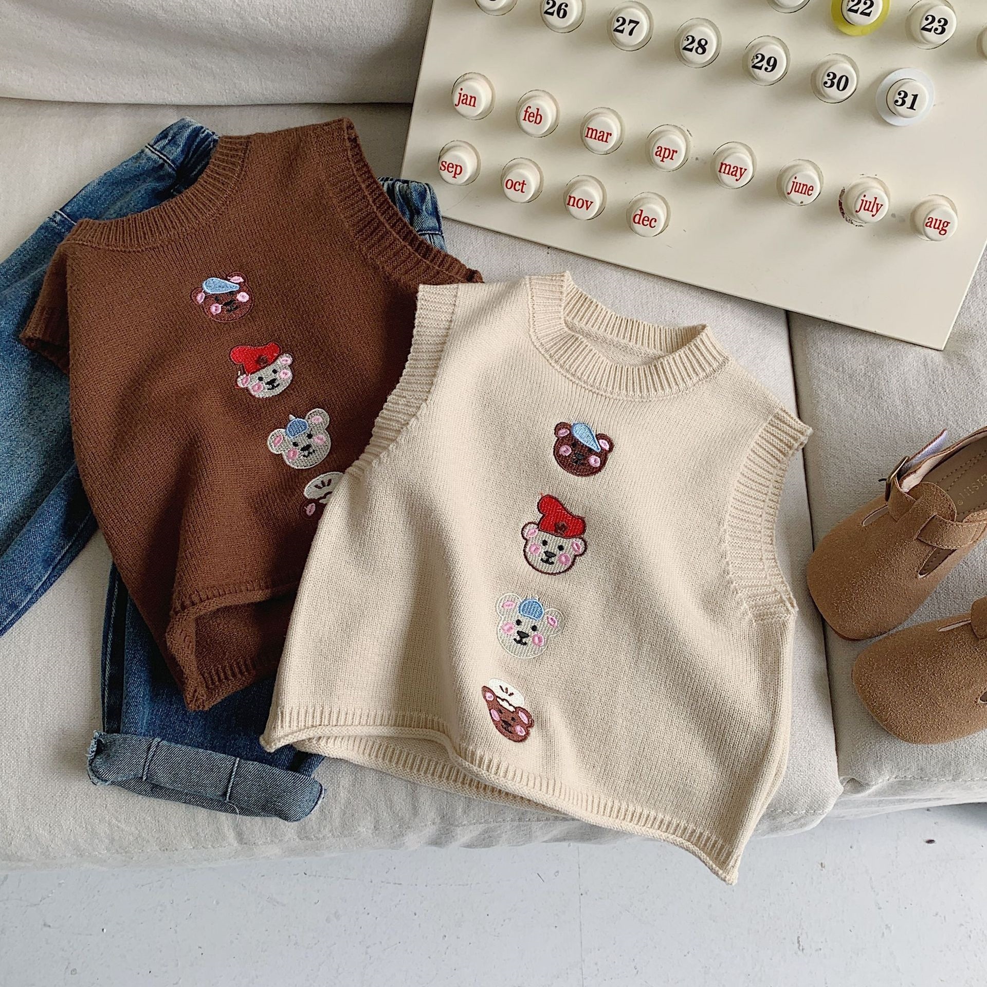 【Clearance, no returns or exchanges, 15 yuan】Mai Bao children's sweater with bear embroidery, knitted vest for boys, knitted base layer