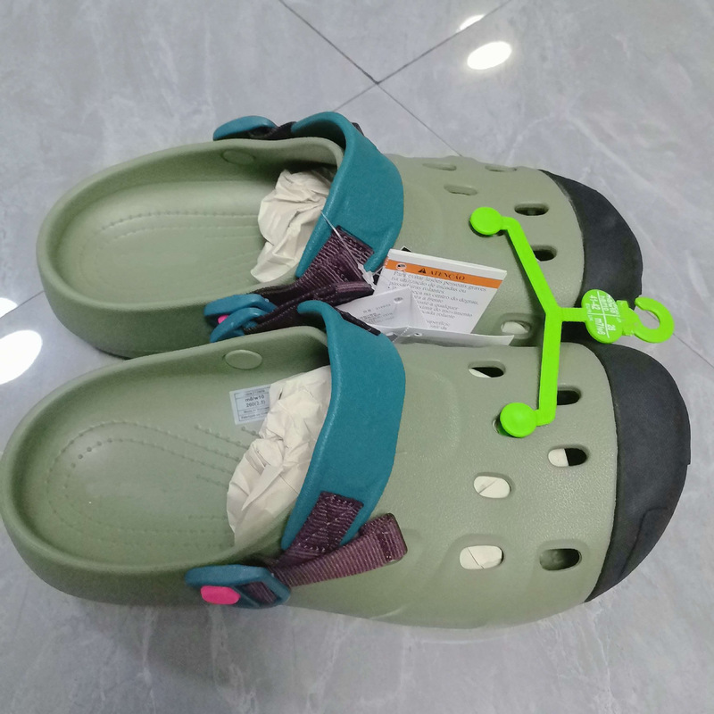 2026 New Breathable Outdoor Clogs for Men, Retro Outdoor Couple's Flat Beach Sandals with Velcro Straps 2026 New Breathable Outdoor Clogs for Men, Retro Outdoor Couple's Flat Beach Sandals with Velcro Straps