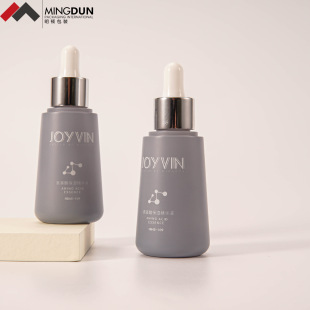 ���D���b�߶˼����AҺ���Ϸ��bƿ�Ӱ���45ml����ƿ��ں�׵ι�ƿ