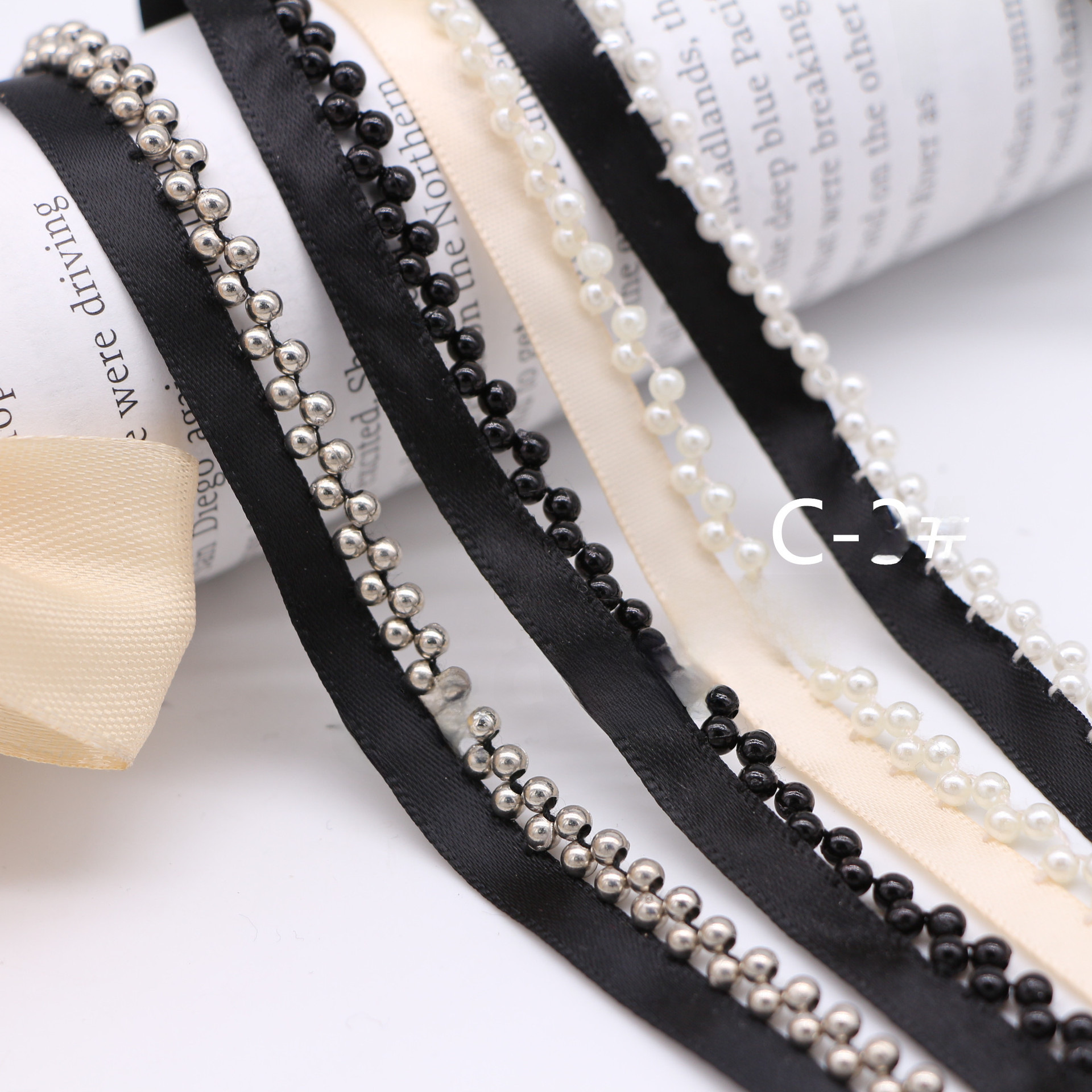1cm Black and White Pearl Handmade Beads Delived Costume Bags…