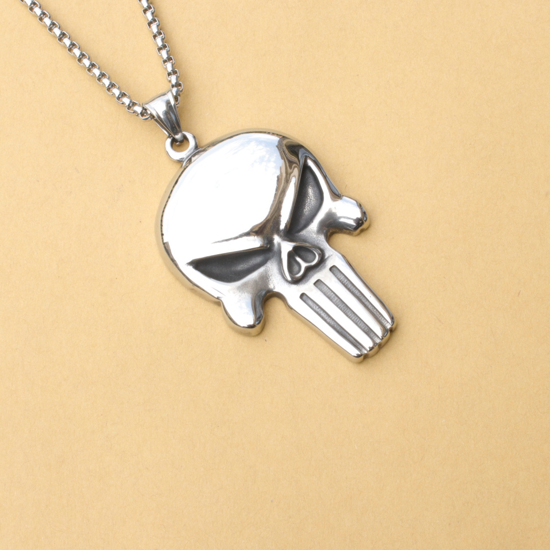Comercio exterior joyería al por mayor de Europa y América retro punk cráneos hombres de acero de titanio colgante de acero inoxidable collar