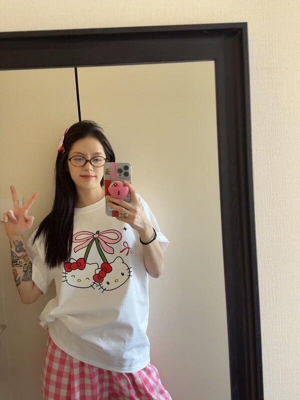 日本の新しい夏の純綿半袖 T シャツ女性のためのハローキティプリント半袖 T シャツホットガール|undefined