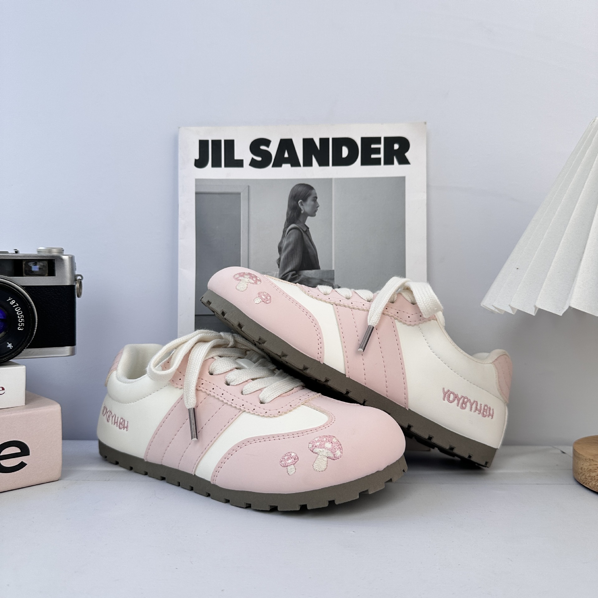 Yuanbo lindo nicho zapatos de skate para mujeres 2025 nuevo otoño deportivo casual ligero puff zapatos blancos