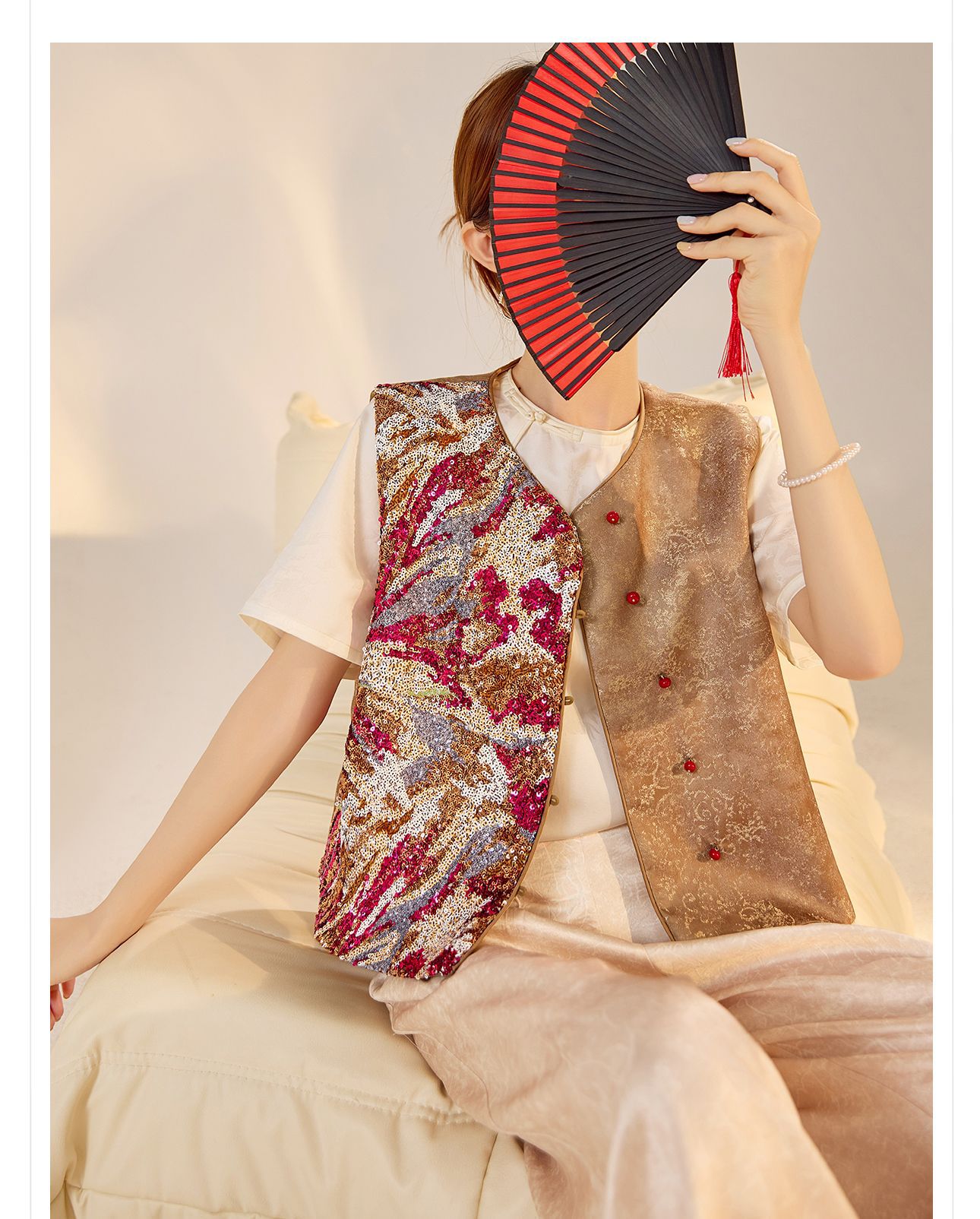 Áo vest nữ phong cách Trung Hoa mới 2026, thiết kế thêu sequin, chất rayon sang trọng — Đen, Màu huyền ảo, Xanh lam chi tiết 4