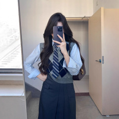绝美学院风套装女春秋2025新款短款菱格针织马甲背心衬衫两件套潮