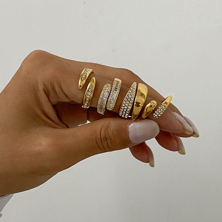 Jieding Europa y América Anillo abierto de diamantes de acero inoxidable de oro de 18k Anillo de sentido avanzado Joyas de mano de acero de titanio Rings transfronterizos