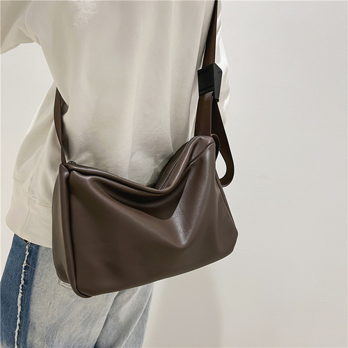 Fashionable soft crossbody bag  new autumn and winter simple fashion retro shoulder bag for women commuting to work trendy bag