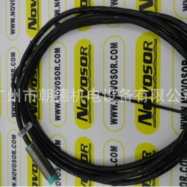 NJ4-12GM40-E2  BANNER   传感器