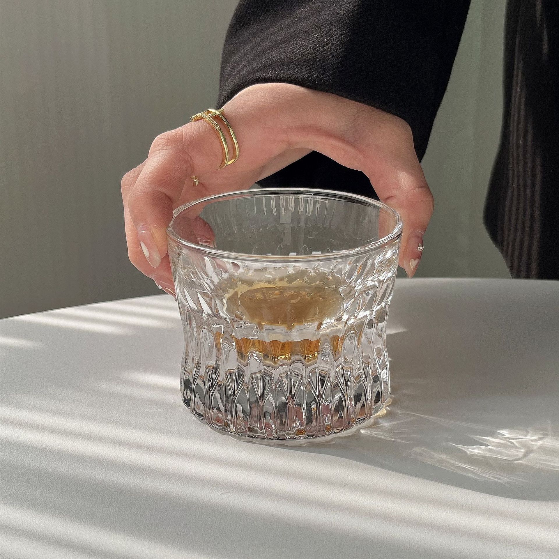 Vaso de cristal de fondo grueso de lujo ligero con rayas verticales tazas de whisky tazas de vino extranjeras tazas de hockey tazas de café espresso