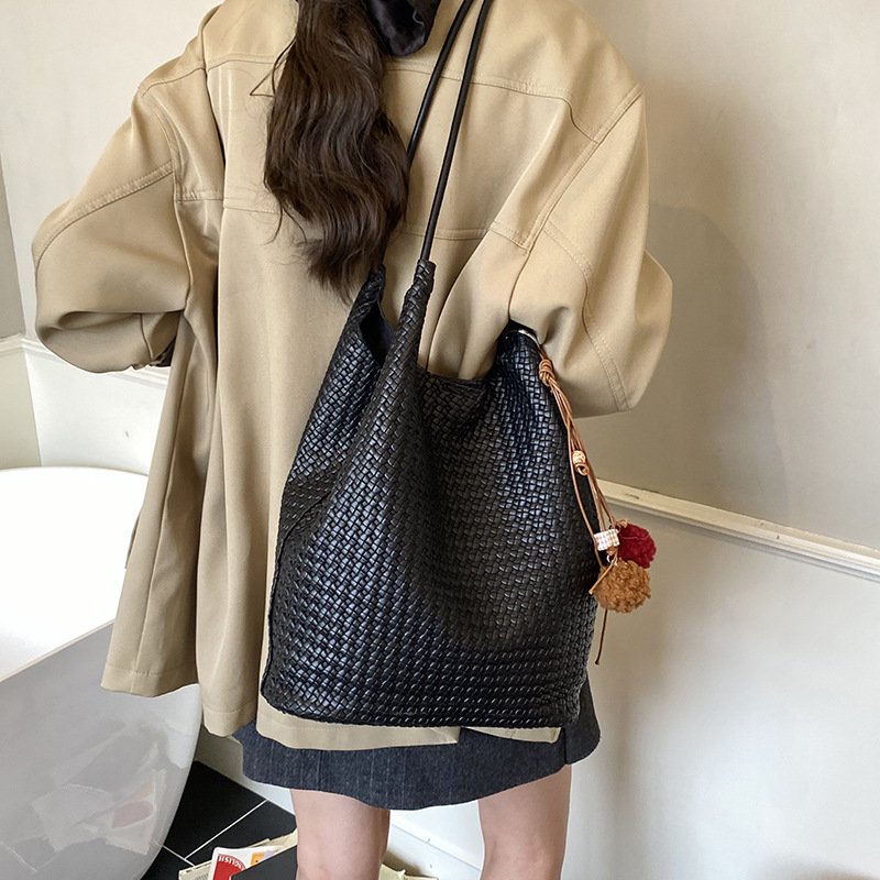 2025 nueva gran capacidad de transporte bolsa bolsa bolsa de mujer tejida bolsa de hombro universal bolsa de mano alta sensación bolsa madre