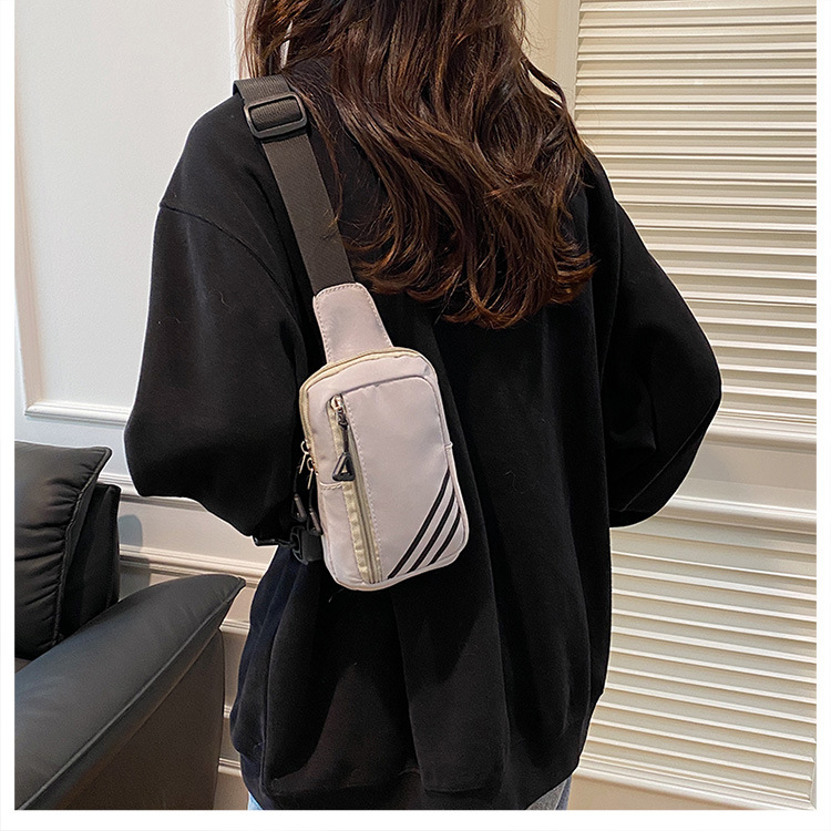 Fashionable crossbody phone bag, niche chest bag, mini crossbody bag, casual Japanese sporty small bag, light and simple single-shoulder bag undefined