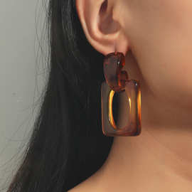 新款欧美耳环饰品复古气质琥珀色小众高级感亚克力树脂百搭耳饰