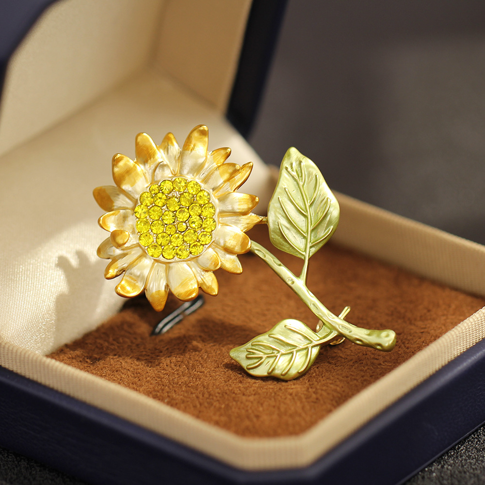 Van Gogh's Sunflower French Romantic Oil Dropping Enamel Glaze Flower Brooch Elegant Gold Plated Sunflower Pin Women