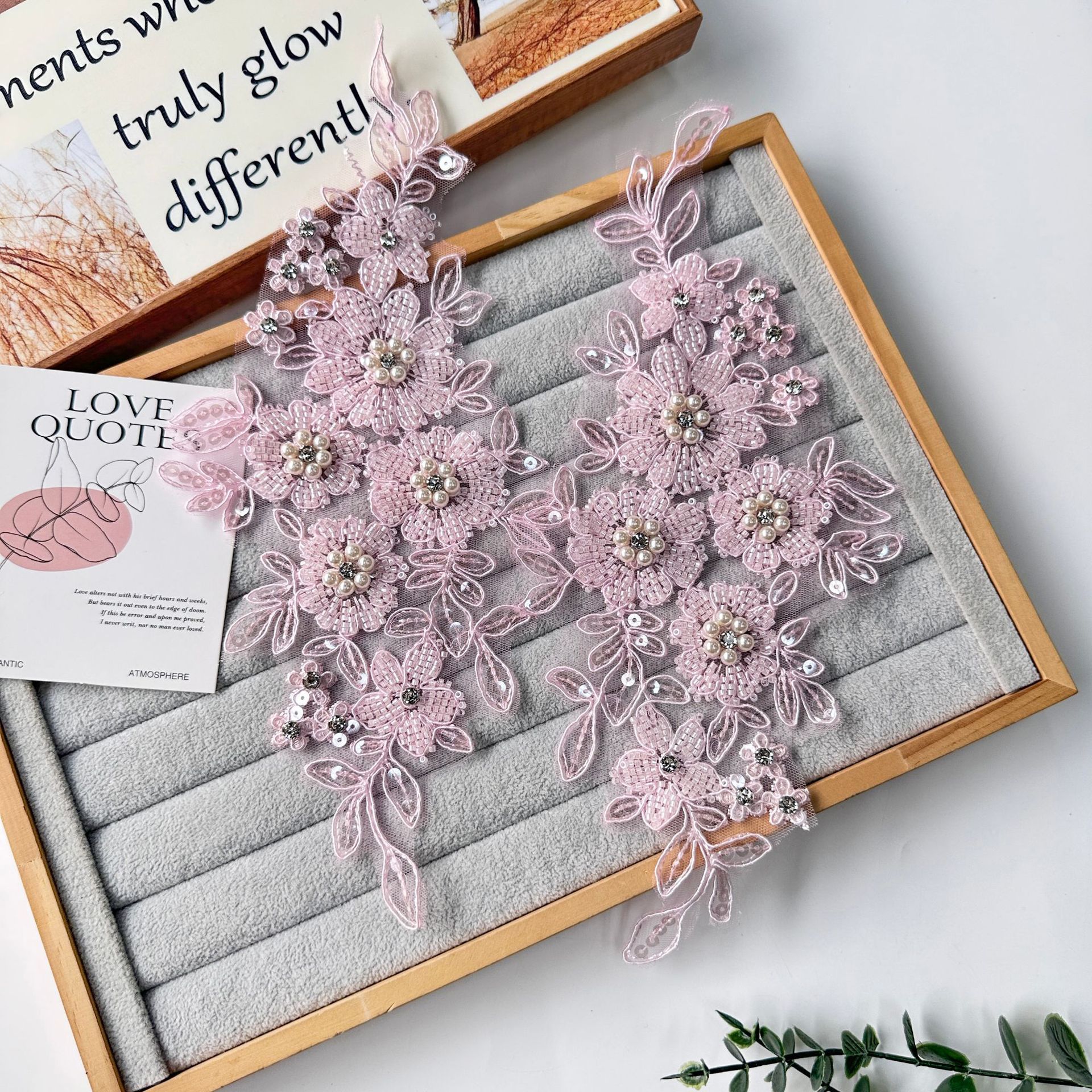 Tela de encaje con bordado floral de lentejuelas multicolor para vestidos, trajes de gala y materiales de decoración de bolsos. image 4