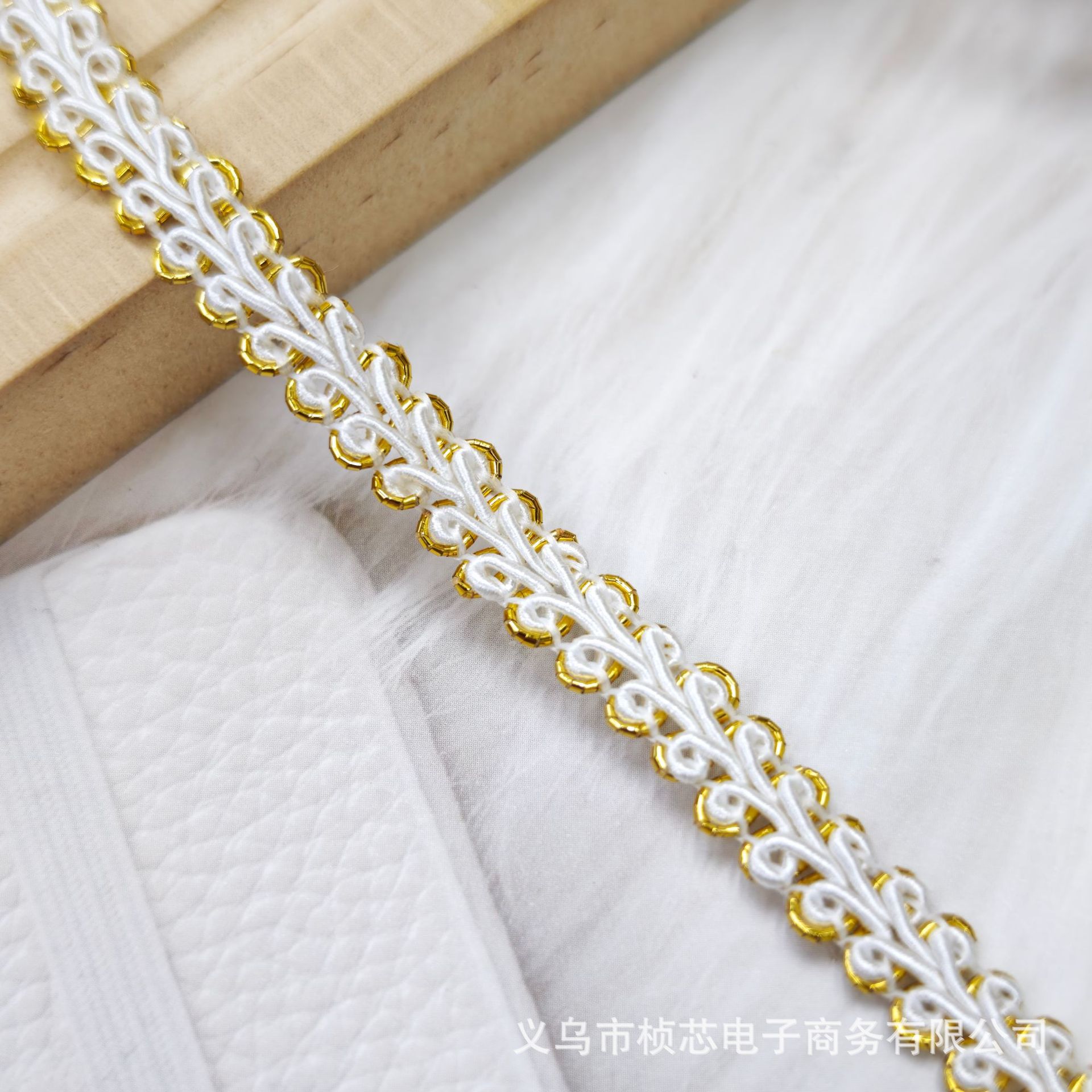 0.8cm*white+gold on both sides