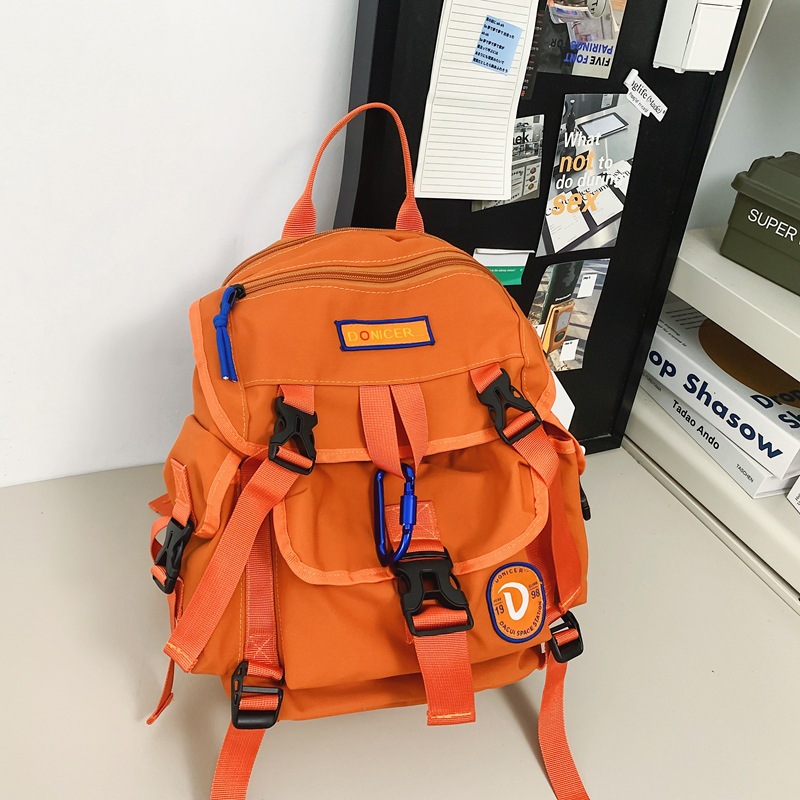 Pequeño naranja con gancho