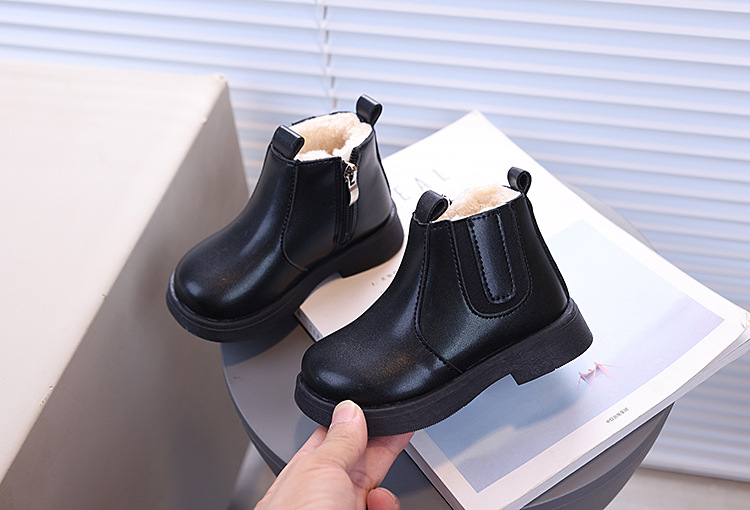 Kurze 2024 Winter Neue Koreanische Ausgabe Mädchen Martin Mode Baby Baumwolle Mittlere und Kleine Kinder Warme Lederstiefel_voghion.com