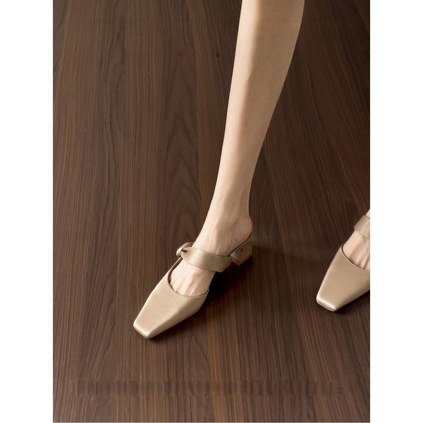 Heel sticker made of soft leather square toe