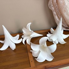 仿真百合花朵EVA材质垂吊婚庆百合吊顶婚礼堂装饰吊顶花材diy道具