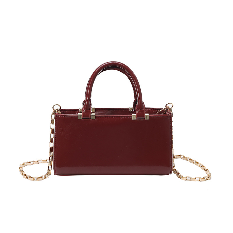Piccola borsa a tracolla quadrata da donna color cremisi elegante_voghion.com