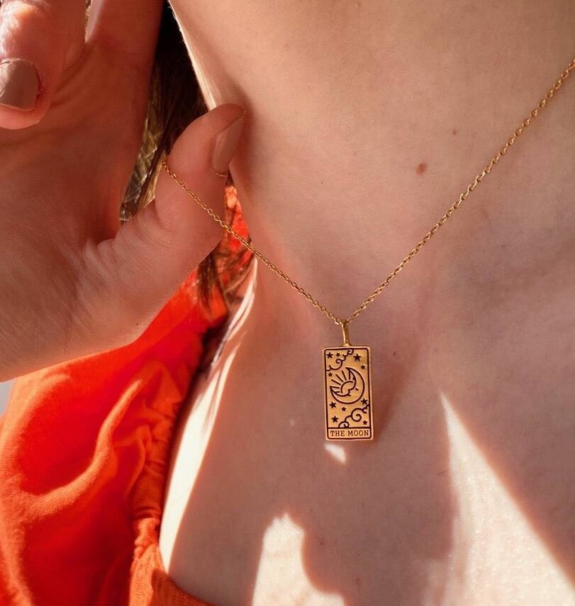 Fashio Painting Tarot Pendant Metal Necklace