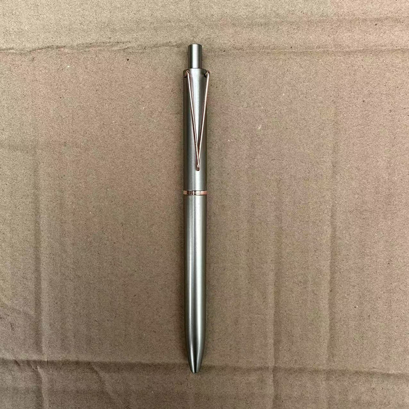 Inventario de alta gama pesada sensación de mano pulsable bolígrafo neutro comercial de alta calidad publicidad bolígrafo de firma logotipo de impresión de escritorio lote
